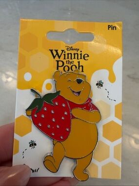 🆕 Disney Winnie the Pooh Strawberry Enamel Pin